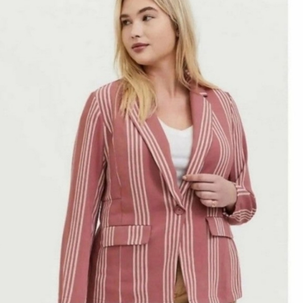 NWT Torrid Long Line Boyfriend Blazer Size 00 ( 10 )